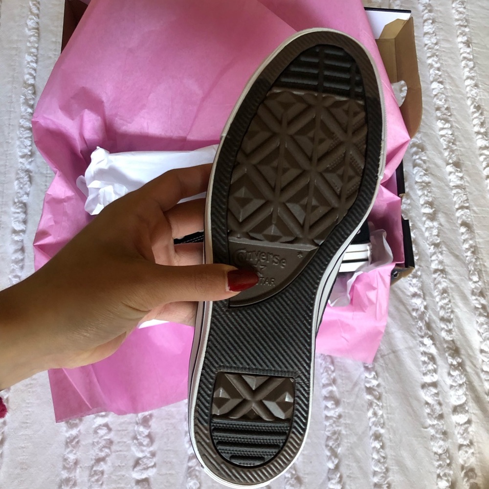 Black Hello Kitty Converse - Picture 3 of 4